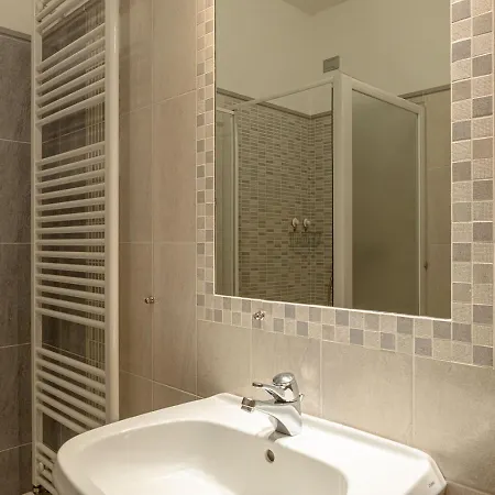 Al Apartment