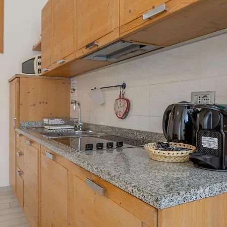 Al アパート Masare